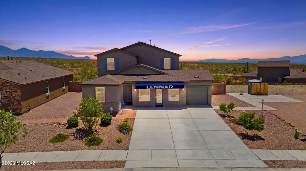 8870 E Moontear Way, Vail, AZ 85641