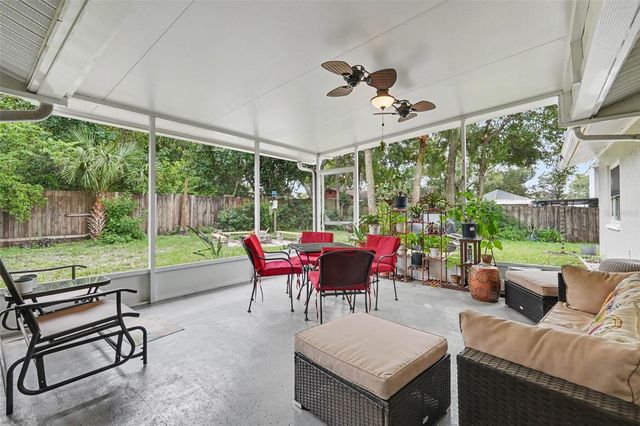 9303 ROLLING RIDGE PLACE, Tampa, FL 33637