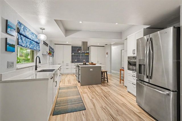 9303 ROLLING RIDGE PLACE, Tampa, FL 33637