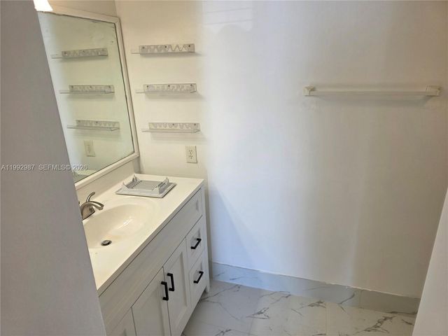 1176 NW 124th Pl 108, Miami, FL 33182