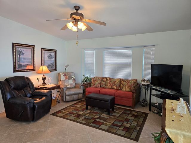 614-A Sand Dollar Dr, Port Isabel, TX 78578