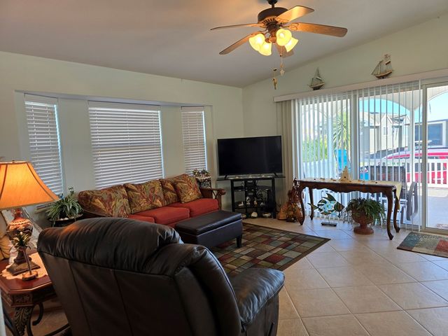 614-A Sand Dollar Dr, Port Isabel, TX 78578