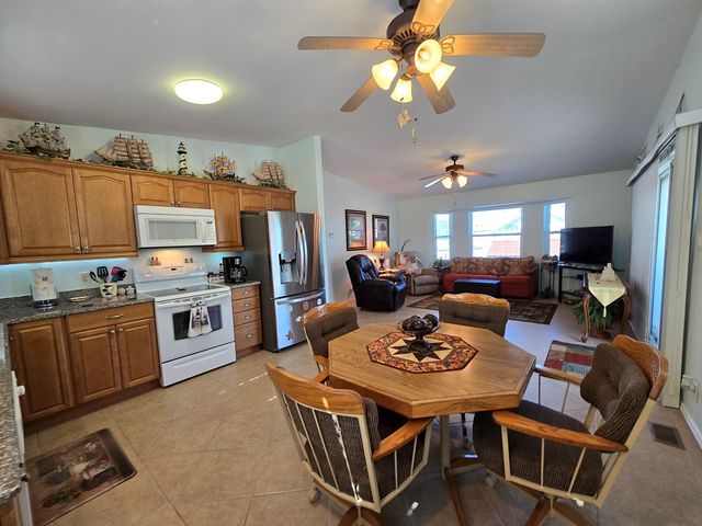 614-A Sand Dollar Dr, Port Isabel, TX 78578