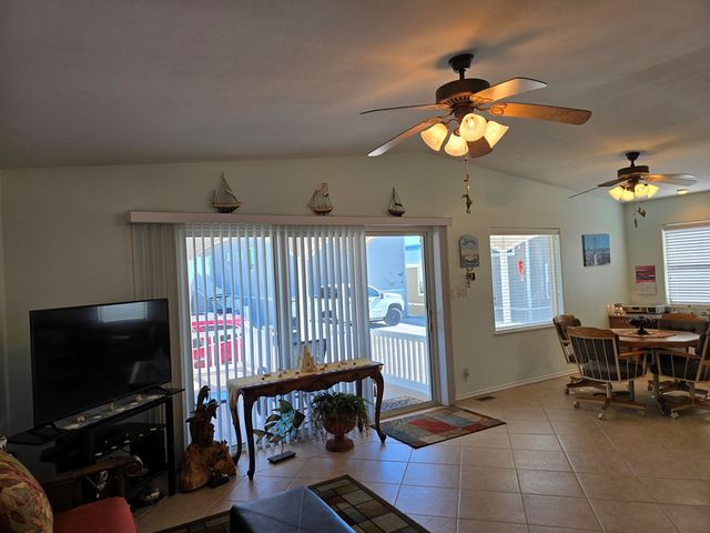 614-A Sand Dollar Dr, Port Isabel, TX 78578