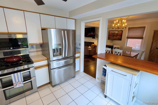 1383 Whittier Road, Grosse Pointe Park, MI 48230