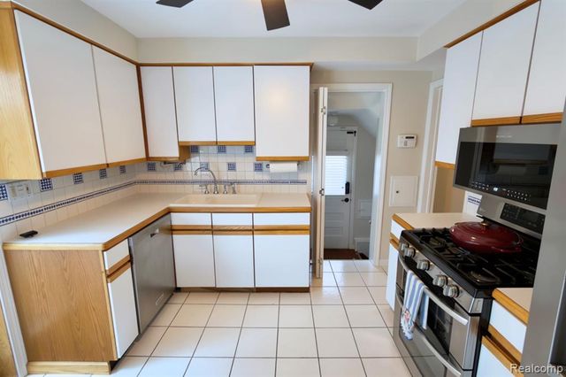 1383 Whittier Road, Grosse Pointe Park, MI 48230