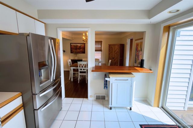 1383 Whittier Road, Grosse Pointe Park, MI 48230