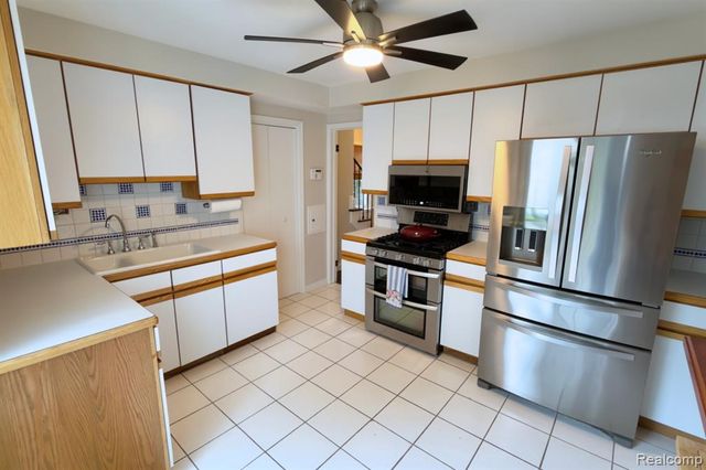 1383 Whittier Road, Grosse Pointe Park, MI 48230