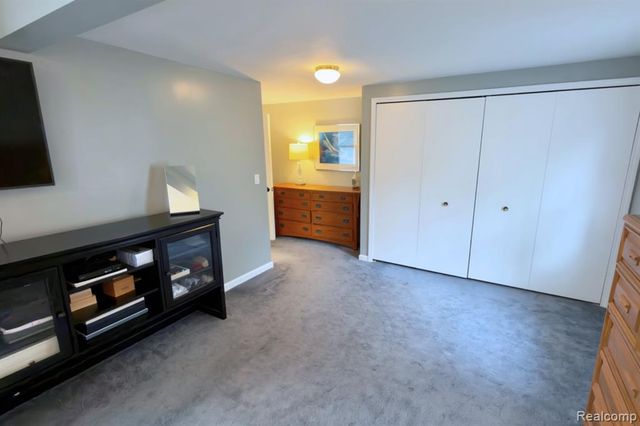 1383 Whittier Road, Grosse Pointe Park, MI 48230