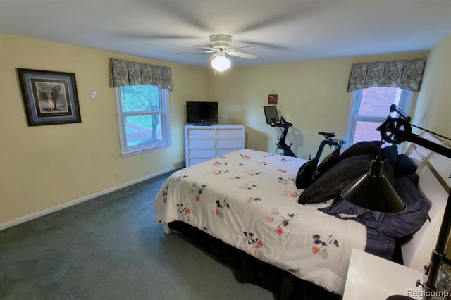 1383 Whittier Road, Grosse Pointe Park, MI 48230