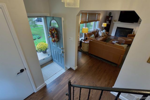 1383 Whittier Road, Grosse Pointe Park, MI 48230