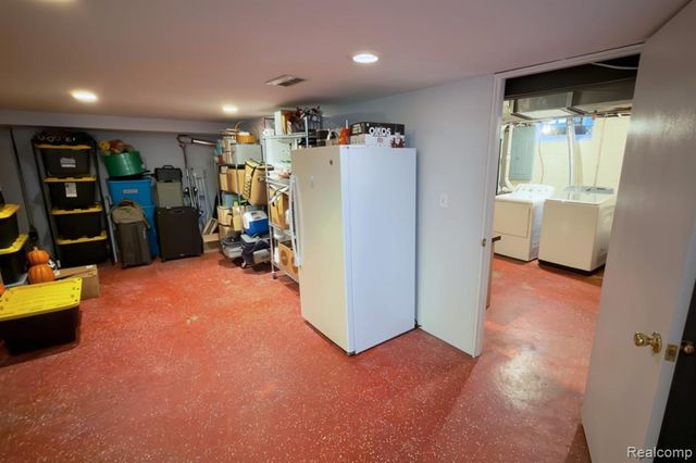 1383 Whittier Road, Grosse Pointe Park, MI 48230