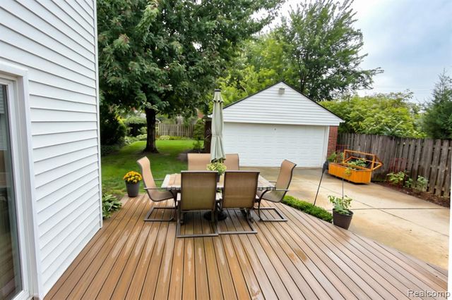 1383 Whittier Road, Grosse Pointe Park, MI 48230