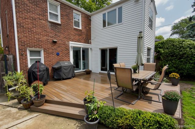1383 Whittier Road, Grosse Pointe Park, MI 48230