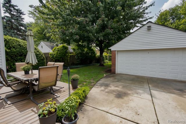 1383 Whittier Road, Grosse Pointe Park, MI 48230