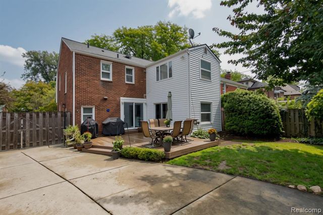 1383 Whittier Road, Grosse Pointe Park, MI 48230