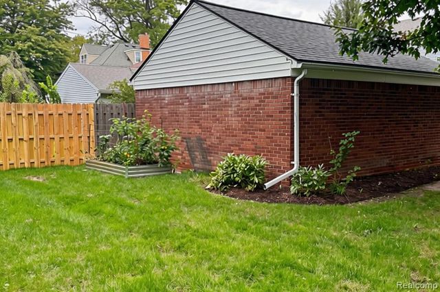 1383 Whittier Road, Grosse Pointe Park, MI 48230