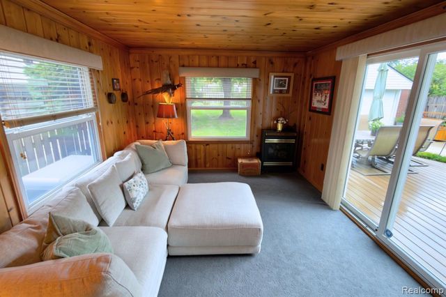 1383 Whittier Road, Grosse Pointe Park, MI 48230
