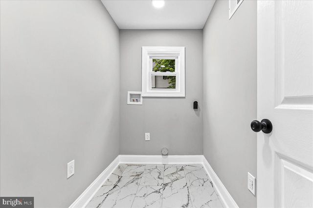 912 MYRA AVE, Lansdowne, PA 19050