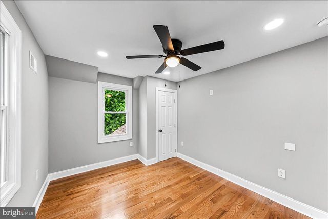 912 MYRA AVE, Lansdowne, PA 19050