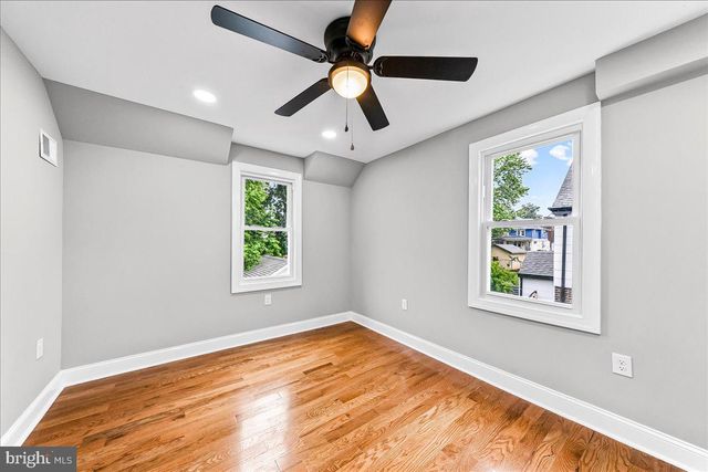 912 MYRA AVE, Lansdowne, PA 19050
