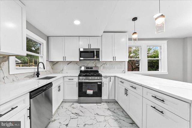912 MYRA AVE, Lansdowne, PA 19050