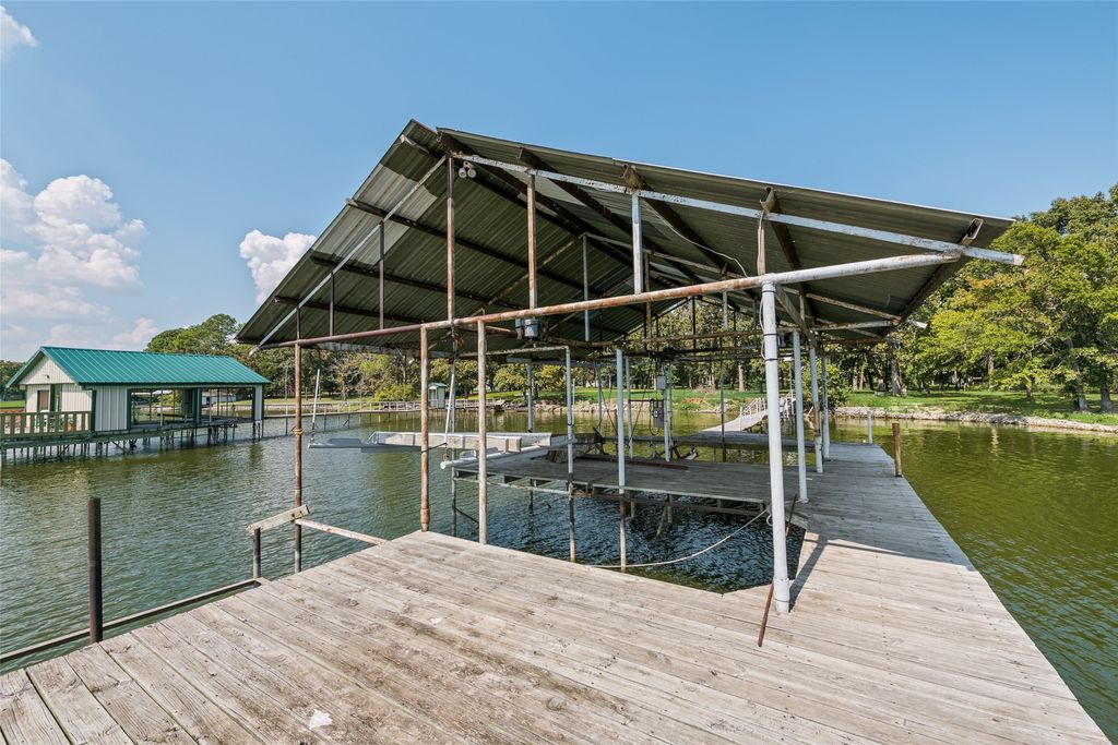 1457 Riverside Drive, Quinlan, TX 75474