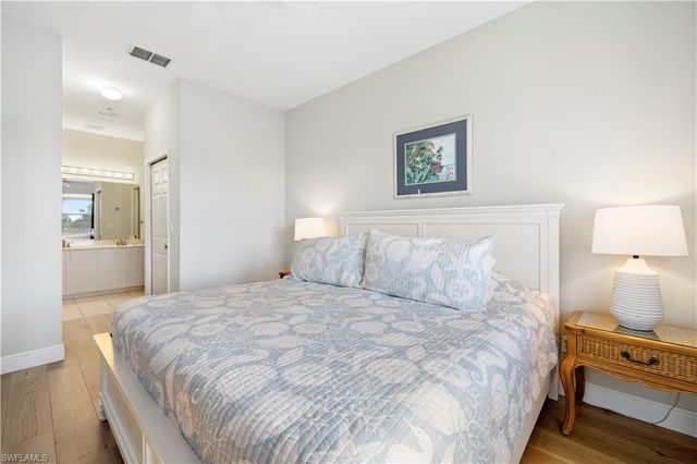 2290 Carrington CT 204, Naples, FL 34109