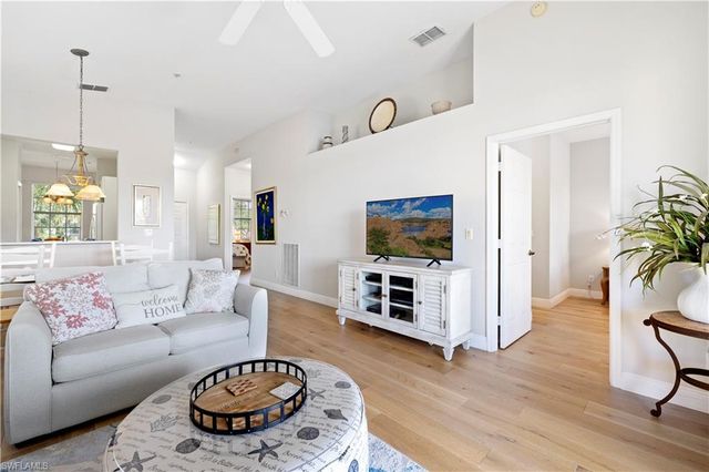 2290 Carrington CT 204, Naples, FL 34109