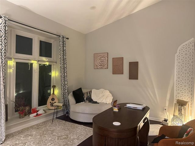 29690 Canterbury Court, Farmington, MI 48331