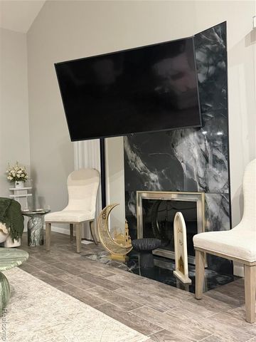 29690 Canterbury Court, Farmington, MI 48331