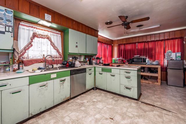 110 S 10Th Street, Gurdon, AR 71743