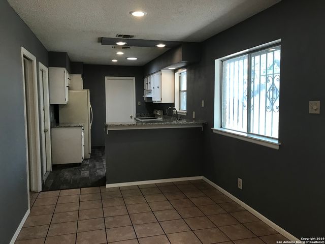 6006 Forest Crest, San Antonio, TX 78240