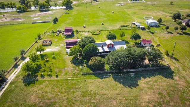 2120 Fm 1704, Elgin, TX 78621