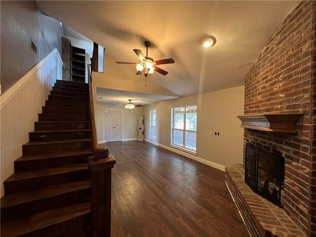 2120 Fm 1704, Elgin, TX 78621