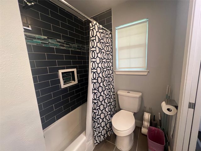 2120 Fm 1704, Elgin, TX 78621