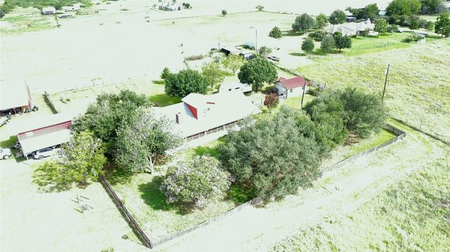 2120 Fm 1704, Elgin, TX 78621