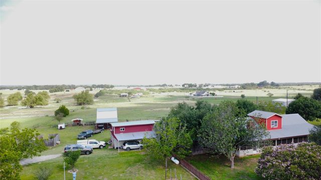 2120 Fm 1704, Elgin, TX 78621