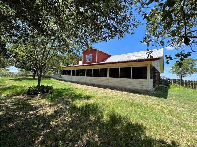 2120 Fm 1704, Elgin, TX 78621