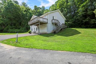 31 Barlow Road, Elk Park, NC 28622