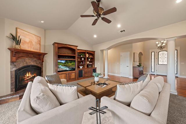 7125 Loomis Hills Rd, Loomis, CA 95650