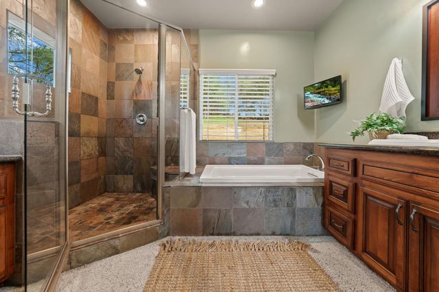 7125 Loomis Hills Rd, Loomis, CA 95650