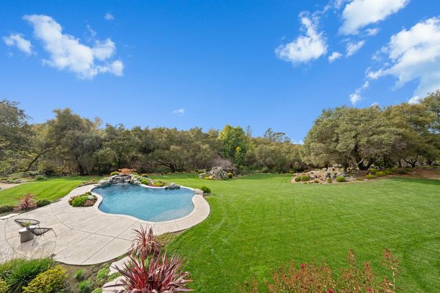 7125 Loomis Hills Rd, Loomis, CA 95650
