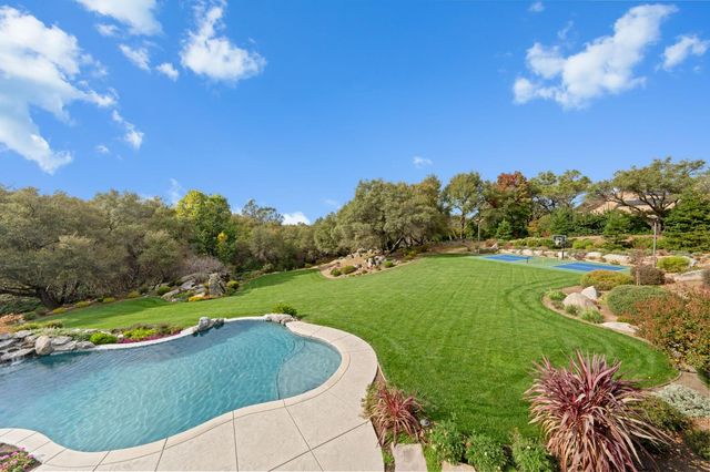 7125 Loomis Hills Rd, Loomis, CA 95650