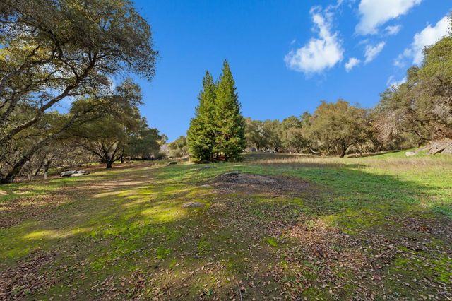 7125 Loomis Hills Rd, Loomis, CA 95650