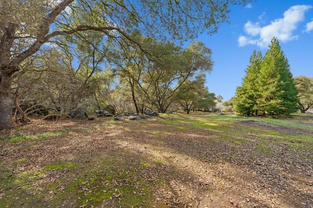 7125 Loomis Hills Rd, Loomis, CA 95650