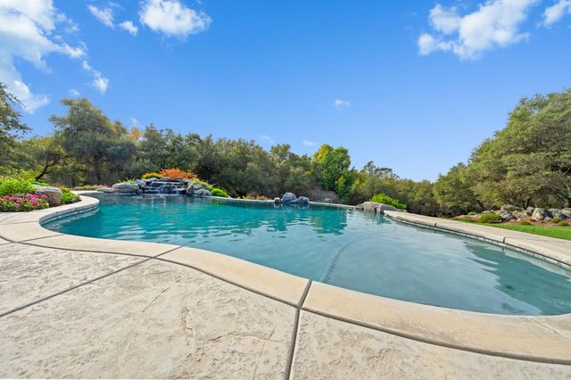 7125 Loomis Hills Rd, Loomis, CA 95650