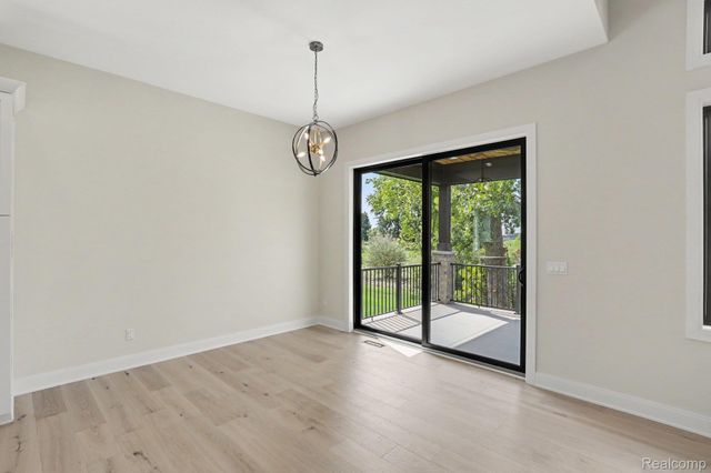 13834 Quail View Dr, Washington Township, MI 48094