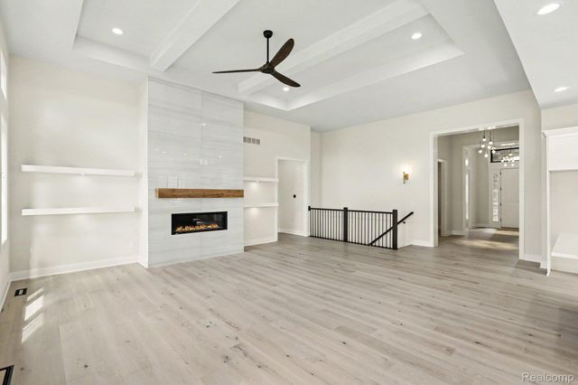 13834 Quail View Dr, Washington Township, MI 48094