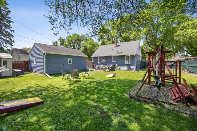 1010 20th Street S, Fargo, ND 58103